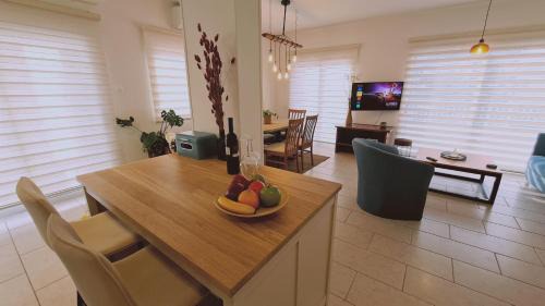 Neapolis Apartment | STAY Naturaleza Penthouse