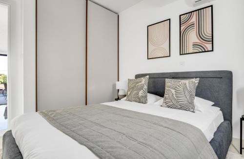 Limassol Apartment | Sanders Cruise-Spacious 2-bdr apt w2 balconies