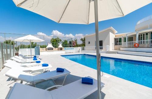 Softades Villa | Villa Amelia by Ezoria Villas