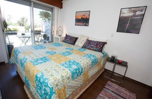 Historical Center Apartment | ARTEMIS 3, Beachfront Boutique Apartment