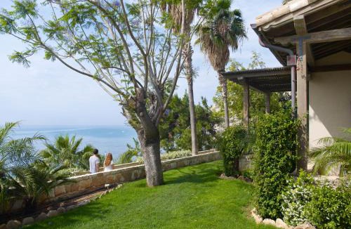 Pissouri Hotel | Columbia Beach Resort