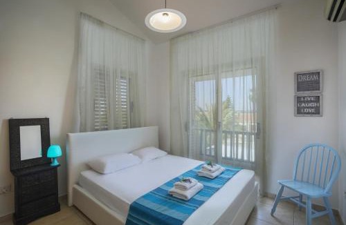 Meneou Villa | Meneou Beachfront Villa