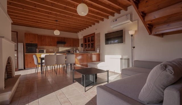 Phaedrus Living Amarakos Villa