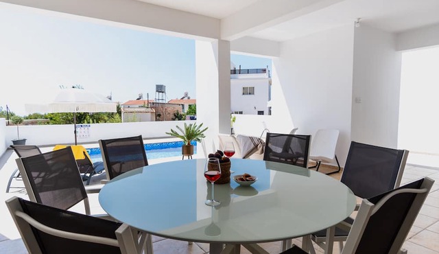 Sanders White Mountains - Smart Villa With Pool