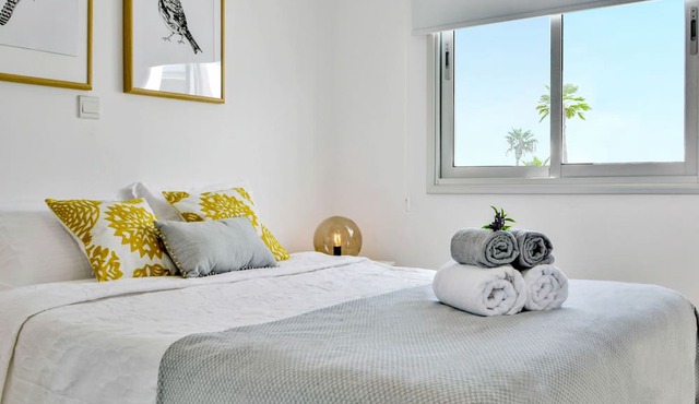Phaedrus Living: Seaside Luxury Flat Lighthouse 67