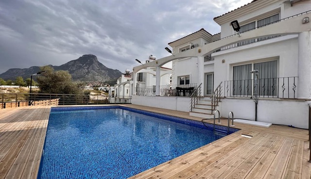 Villa with Private Pool 10 min to Kyrenia Gates