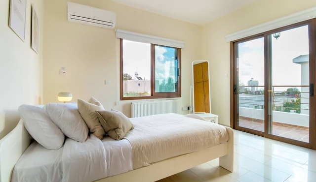 Phaedrus Living Villa Tremithousa
