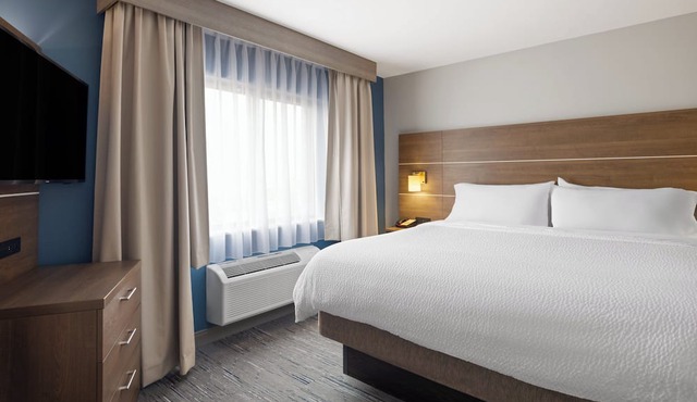 Holiday Inn Express Sheboygan-Kohler by IHG