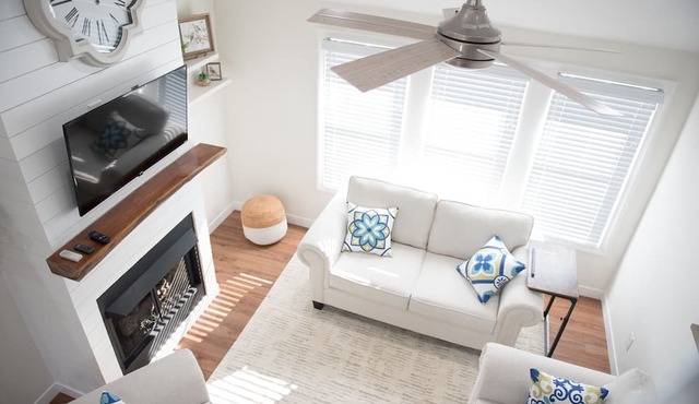 Bungalow on Broadway & Vine Cozy Home in the heart of Mount Airy/Mayberry