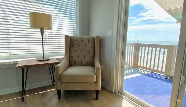 Breathtaking Beachfront View! Sleeps 8, Spacious Patios & Dog-Friendly