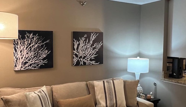 Lake Life Luxury, Lake Geneva, Short Walk To Downtown, Pool View Upgraded Suite