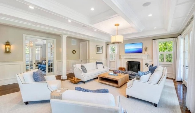 Bridgehampton Estate, Private Tennis, Minutes from Ocean Beaches in Water Mill