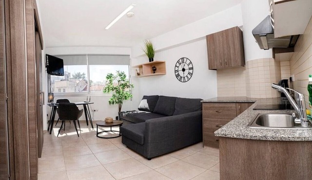 Central, near sea 1 bedroom flat