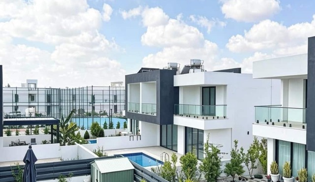 Twinsalamis Villa Private Pool Near Beach and Town Centre