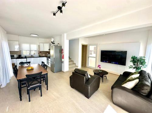 Mediterranean Oasis Villa - Ayia Thekla Beach