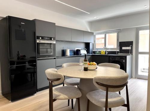 STAY Metropolitan Luxe Apartment