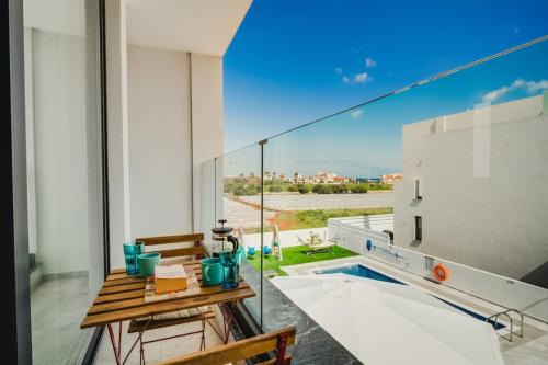 SunnyVillas 4BR New Villa Private Pool in Pernera