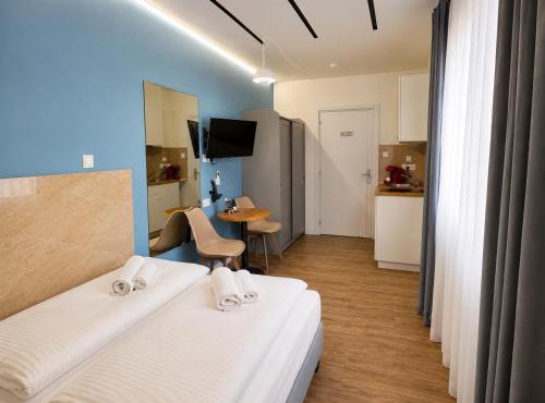 Modern Studio 7 private Kitchenette and Bathroom