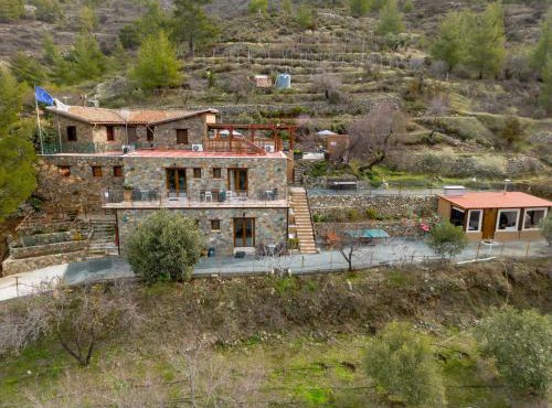 Fikardou Chalets