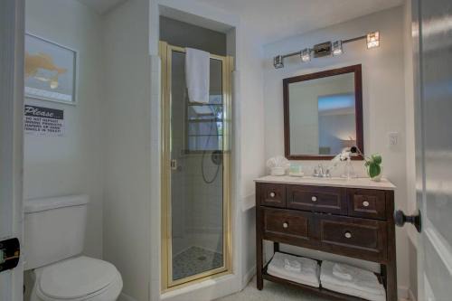 Relaxing 3BR 2Ba Oasis with Heated