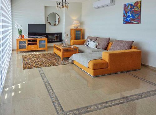Stunning seafront villa with private pool
