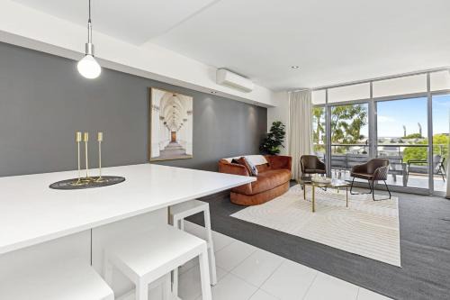 Urban Elegance 3bdrm CATBus PerthCBD,WACA,Optus in Perth