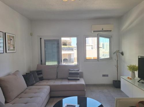 Oceanside Living - Modern 1 bedroom