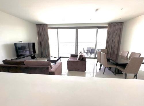 Del Mar Beachfront 3 Bedroom 'A' Residence