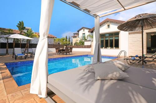 Villa Lara - 3bed Bangalow with Large Pool