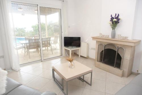 Sea View 3 Bedroom Villa in Central Tala