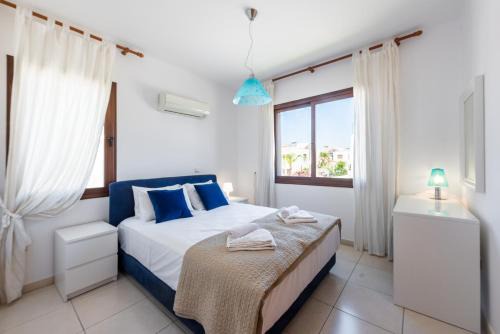 Sea Front Costa Blu by Ezoria Villas