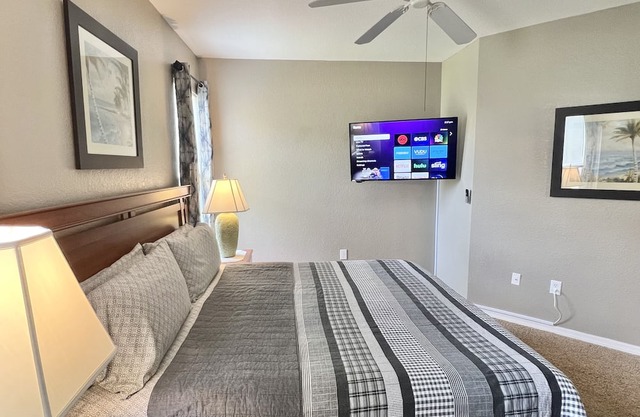 19-202 Gated Resort, Private balcony, heated pool, minutes from Disney! gym